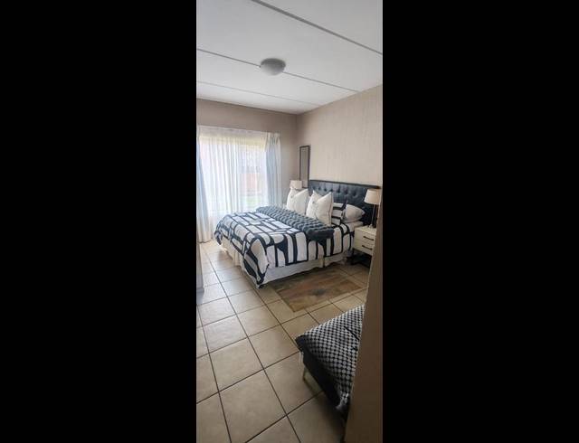 2 BEDROOM APARTMENT FOR SALE IN WILGEHEUWEL